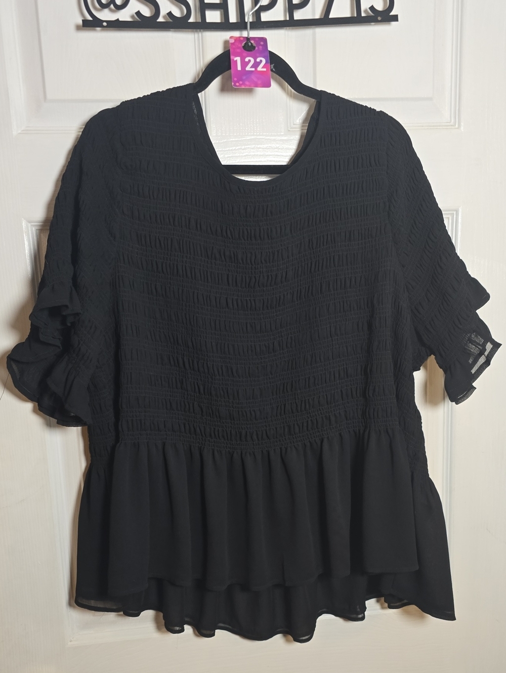 122 Torrid 4 4X Black Ruffle Hem Women's Top - Classic Lightweight Tee